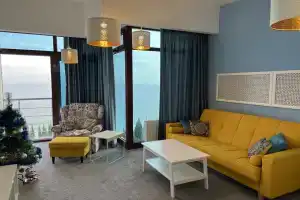 Апартаменты 70кв.м в Алуште с шикарным видом на море