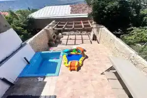 Вилла Трехкомнатный двухэтажный дом с бассейном Niabi Villa, Тбилиси