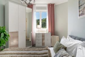 Апартаменты Дом у Дендрария Red Apartments Лиатрис, Сочи