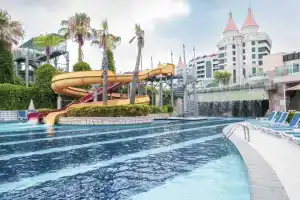 Sealife Buket Resort & Beach Hotel, Окурджалар