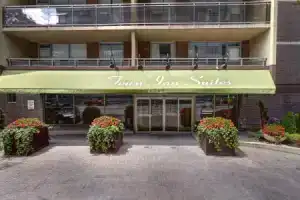 Апарт-отель «Town Inn Suites», Торонто