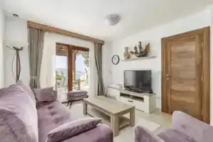 Meridian Hotel, Рафаиловичи