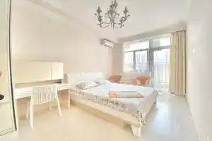 Квартира Комфорт с 2 спальнями и балконом М2, Ялта