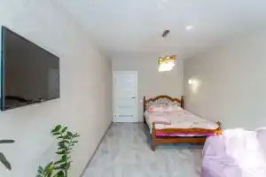 Квартира на Кирова 14, Артём