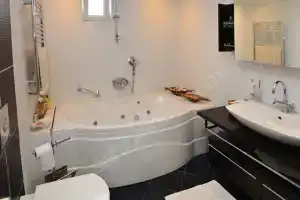 Güzel Apart-Hotel, Эсеньюрт