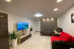 Квартира Happy House не Далеко от Ледового и Терм, Нижнекамск