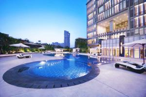 Отель The Grove Suites, Джакарта