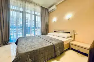 Апартаменты с балконом, Вардане