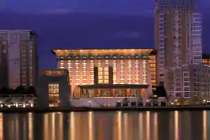Canary Riverside Plaza Hotel, Лондон