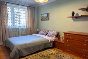 Квартира Винтажная 3-к у метро Озерная 72м2, Москва