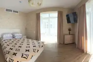Апартаменты у моря, Алушта