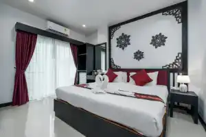 Отель «Gimyong Luxury», Патонг