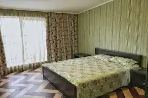 Квартира Двухкомнатная с Балконами на Набережной Ялты, Ялта