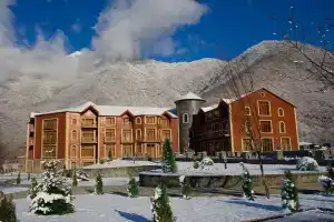 El Resort Hotel, Гах