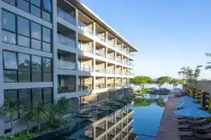 Golden Tulip Pattaya Beach Resort, Чонбури