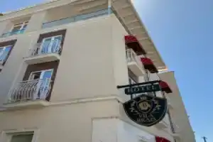 Hotel «Brais», Дуррес