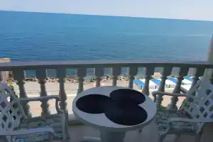 Апартаменты у синего моря, Семидворье
