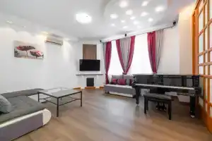Апартаменты БонАпарт с Роялем, Москва