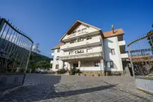 Natali Hotel, Боржоми