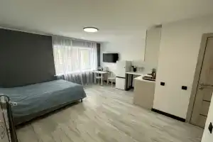 Квартира на улице Мельникайте дом 83, Тюмень