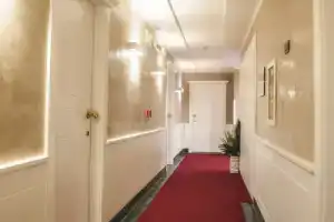 Hotel «San Pietro», Неаполь