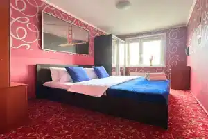Квартира Двухкомнатная рядом с метро, Москва