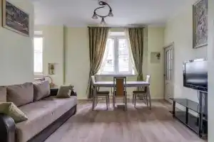 Комфортная квартира рядом с Арбатом, Москва