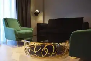 Unik Hotel, Тирана
