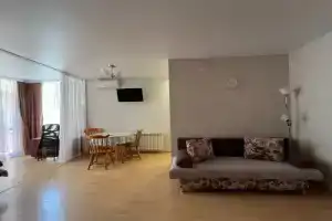 Апартаменты №5  Полулюкс, 2 линия, вид на сад (6чел), Коктебель