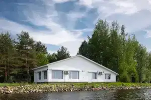 Частный дом Дом на реке, Горловщина Первая