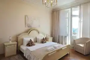 Апартаменты Люкс с Балконом и Джакузи, Москва