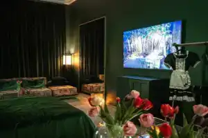 Апартаменты «Черное зеркало», Санкт-Петербург