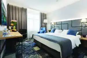 Hotel «Włoski Boutique Stare Miasto Poznań zapłać bonem turystycznym», Познань