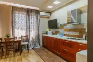 Квартира с одной двуспальной и двумя односпальными кроватями, Махачкала