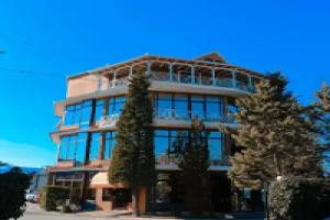 Hotel «Konti», Корча