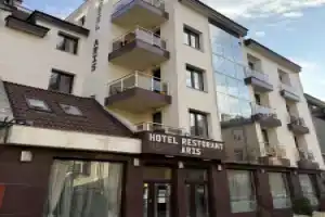 Aris Hotel Sofia, София