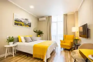 Апартаменты Hello Yellow Aparts - Студия SunRise, Красная Поляна