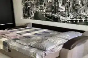 Квартира Красивый вид с балкона, Строитель