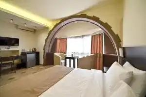 Skyline Hotel Yerevan, Ереван
