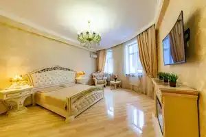 Апартаменты Elite в центре рядом с парком апарт-отель "Вернисаж"