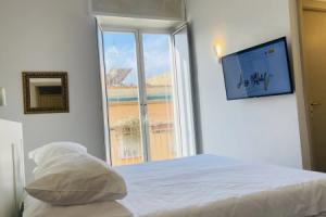 Jazz Hotel, Неаполь