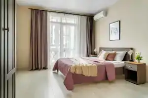 Квартира у Набережной возле Реликтовой Сосновой Рощи от Home Group, Геленджик