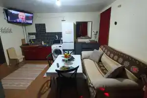 Квартира Отдельный Вход Две Комнаты, Астрахань