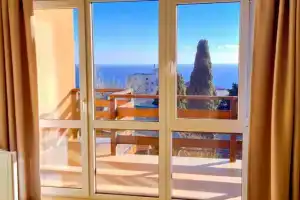 Студия на улице Западная, Алупка