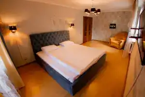Апартаменты на Парижской Коммуны, Курск