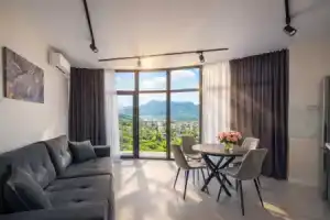 Апартаменты с отдельной спальней Ls-Mountain Retreat с видом на горы с 16 этажа, Алушта
