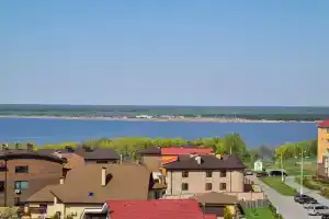 Квартира в престижном мкр. на П.Ермолаева 4 с видом на Волгу от RentAp, 4 сп.места