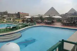 Regency Pyramids Hotel, Каир