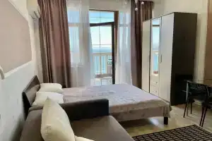 Квартира на улице Набережная 16И, Алушта