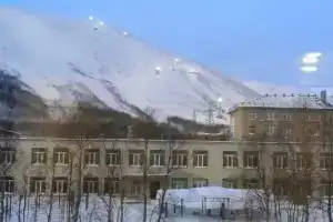 Апартаменты Трехкомнатные на Советской 4 (3 этаж), Кировск